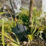 Fiskars Greblă îngustă pentru frunze OneClick 1082704
