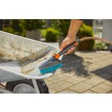 Gardena Cleansystem – perie manuală M, cu peri tari, pentru curățarea suprafețelor mici
