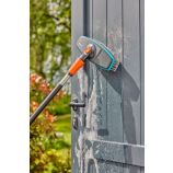 Set de spălare Gardena Cleansystem cu perie moale și mâner, pentru curățarea suprafețelor delicate